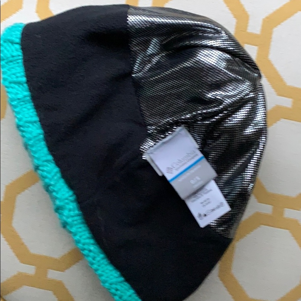 Columbia knit Hat - Picture 3 of 3